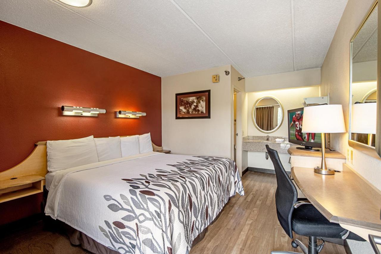 Red Roof Inn Huntington Barboursville Exterior photo