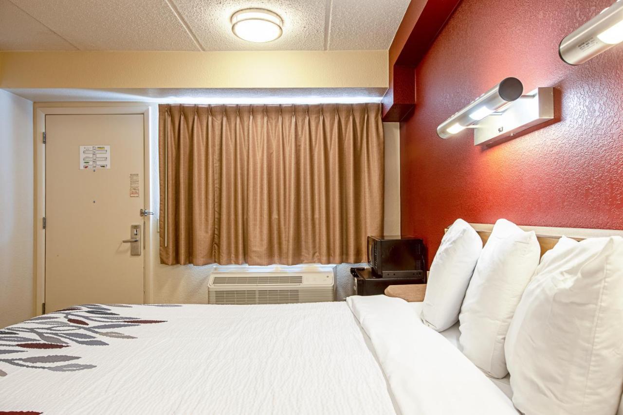 Red Roof Inn Huntington Barboursville Exterior photo