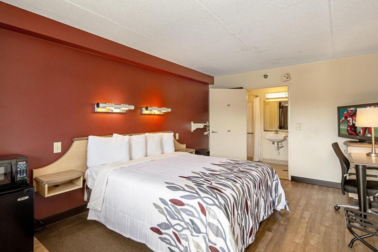 Red Roof Inn Huntington Barboursville Exterior photo
