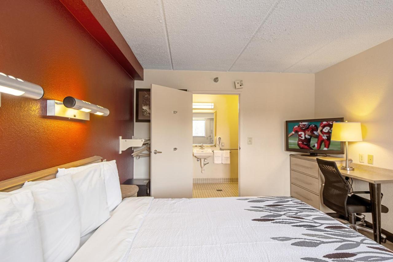 Red Roof Inn Huntington Barboursville Exterior photo