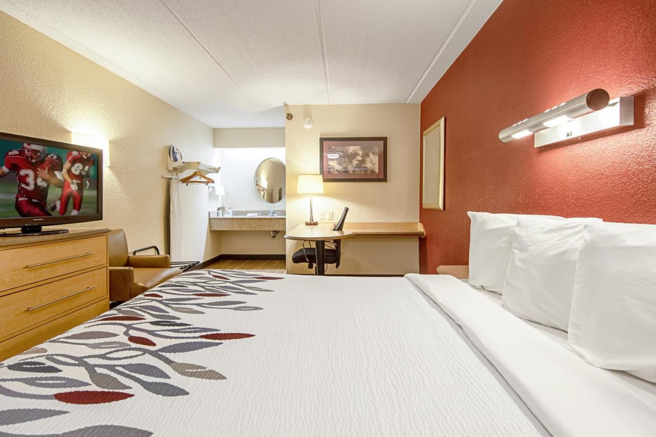 Red Roof Inn Huntington Barboursville Exterior photo