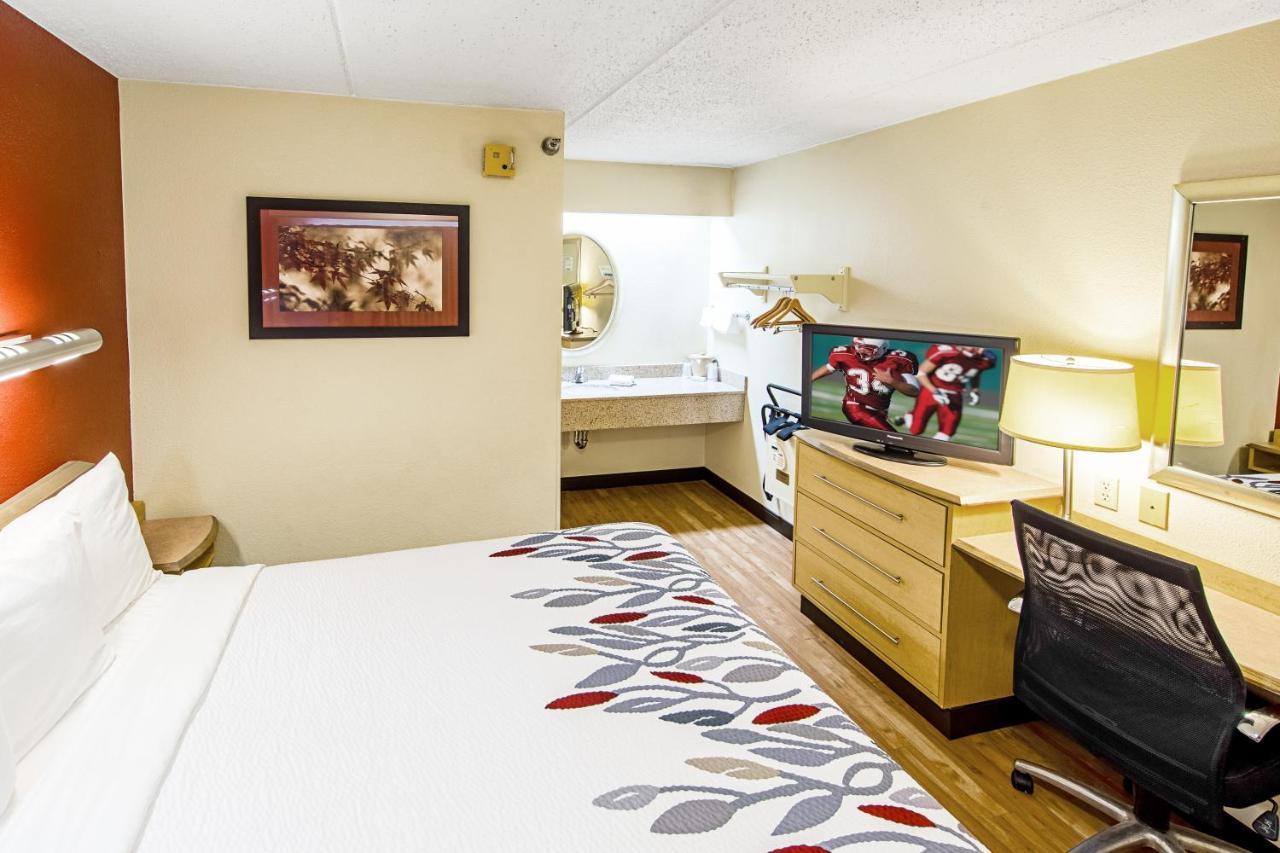 Red Roof Inn Huntington Barboursville Exterior photo