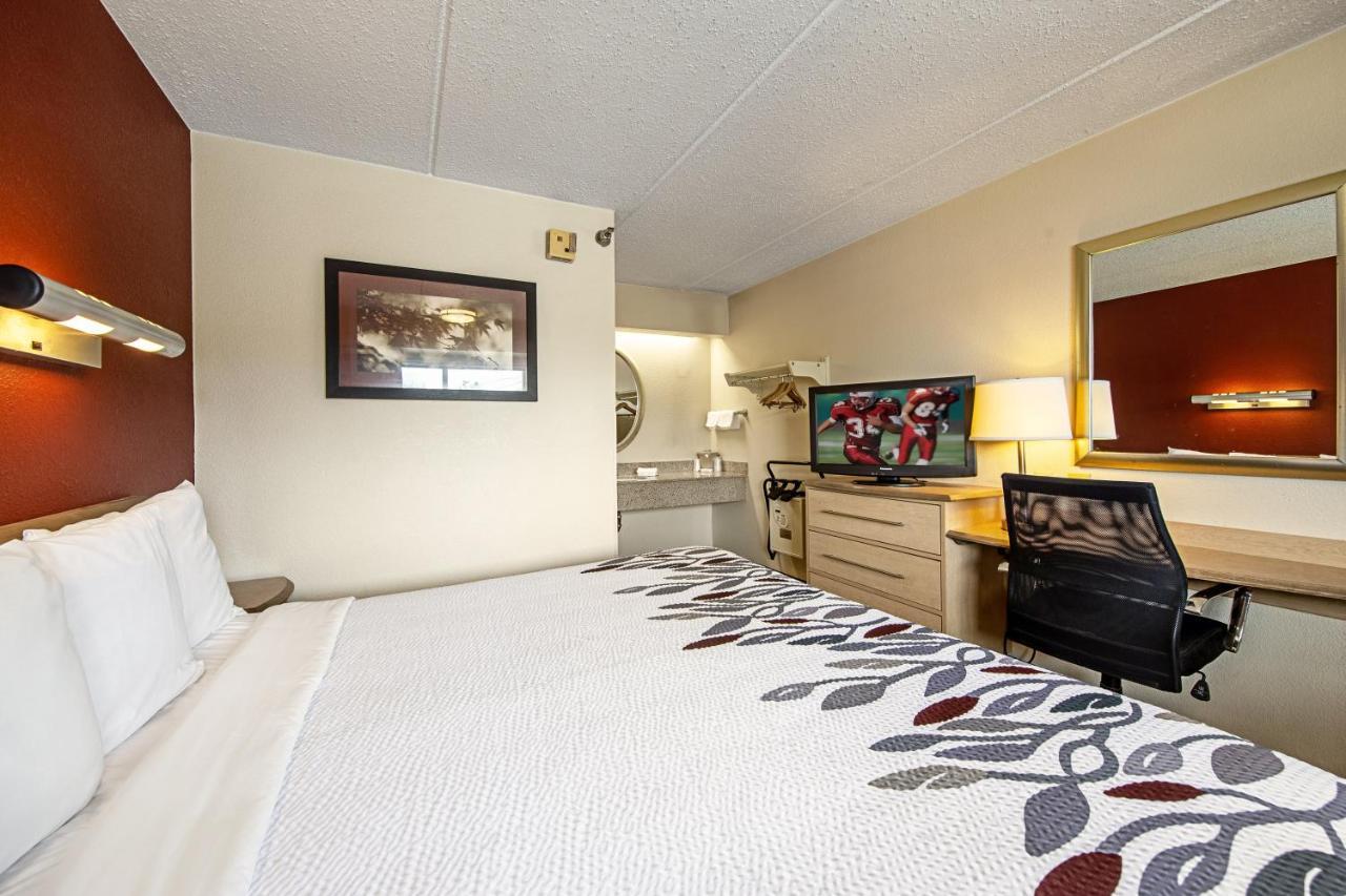 Red Roof Inn Huntington Barboursville Exterior photo